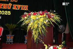 CÁCH LỰA CHỌN HOA TRANG TRÍ BỤC PHÁT BIỂU ĐƯỢC NHIỀU NGƯỜI YÊU THÍCH