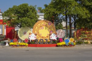 TRỐNG ĐỒNG – HỌA TIẾT CỔ VẪN “LÊN TIẾNG” TRONG CẢNH QUAN ĐƯƠNG ĐẠI